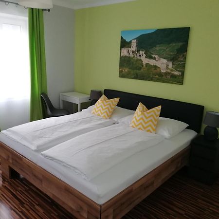 Bed and Breakfast Gaestehaus Ruinenblick Spitz an der Donau Екстер'єр фото