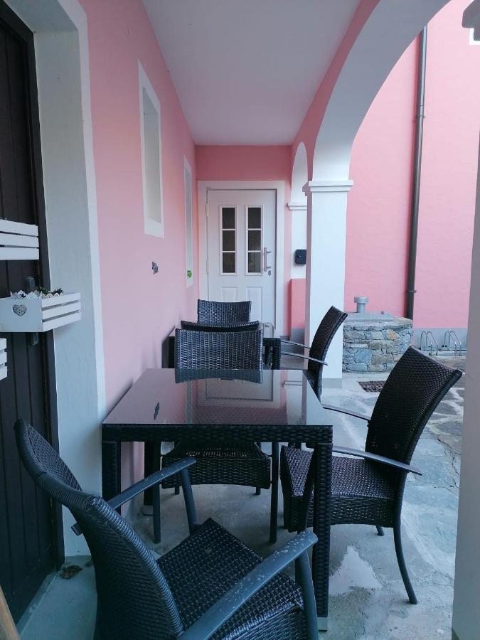 Bed and Breakfast Gaestehaus Ruinenblick Spitz an der Donau Екстер'єр фото