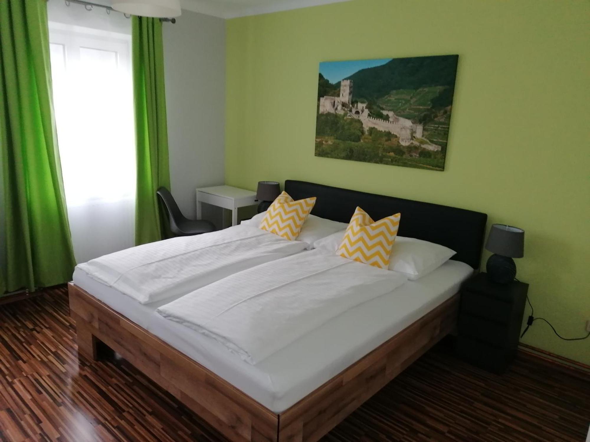 Bed and Breakfast Gaestehaus Ruinenblick Spitz an der Donau Екстер'єр фото